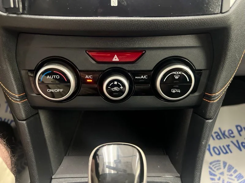 Used 2018 Silver Subaru 2.0i Limited image 27
