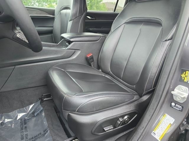 Used 2024 Baltic Gray Metallic Clearcoat Jeep Limited image 5