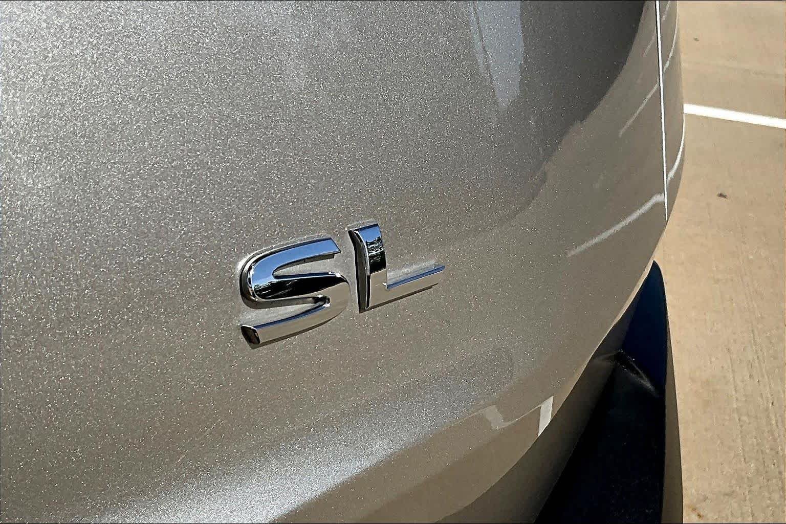 Used 2023 Champagne Silver Metallic Nissan SL image 9