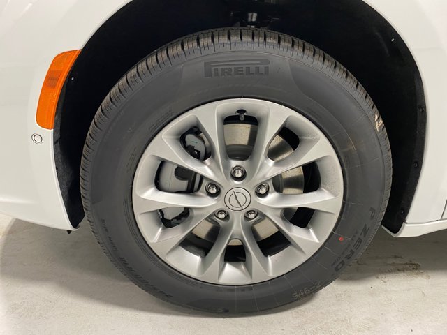 2026 Chrysler Pacifica Select - Photo 9