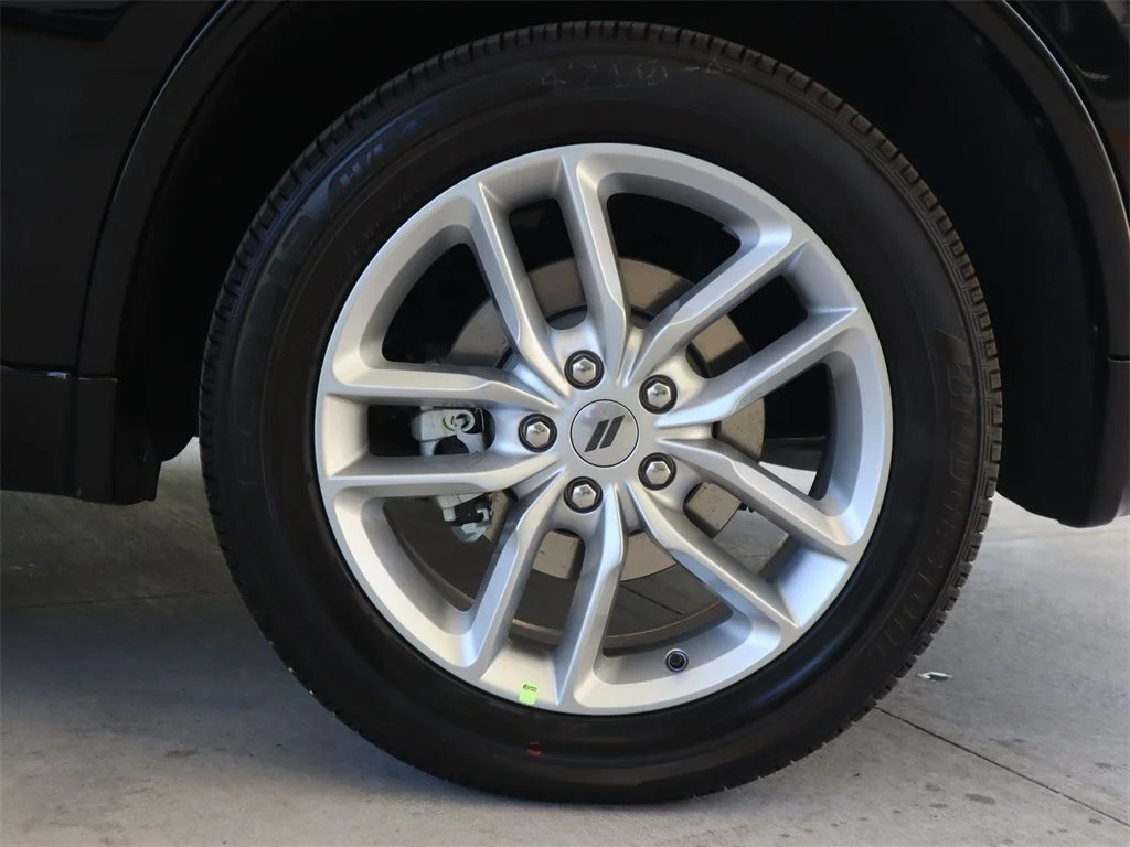 New 2024 Diamond Black Clear-Coat Exterior Paint Dodge GT Plus image 27