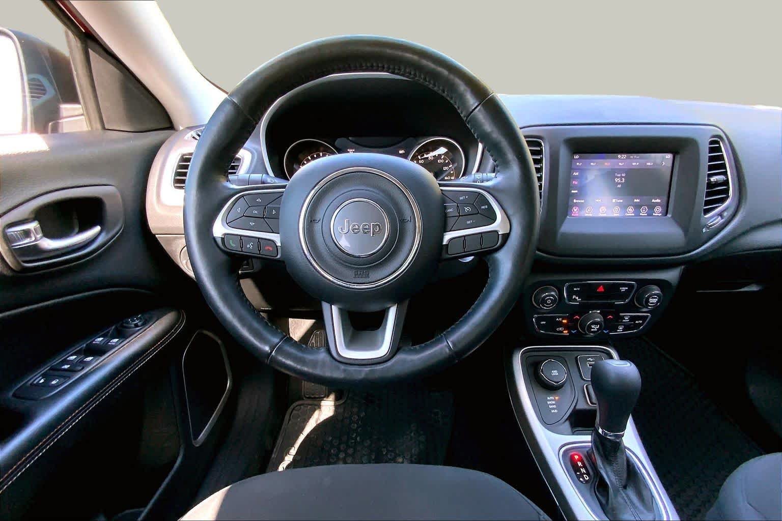 Used 2019 Redline Pearlcoat Jeep Sport image 6