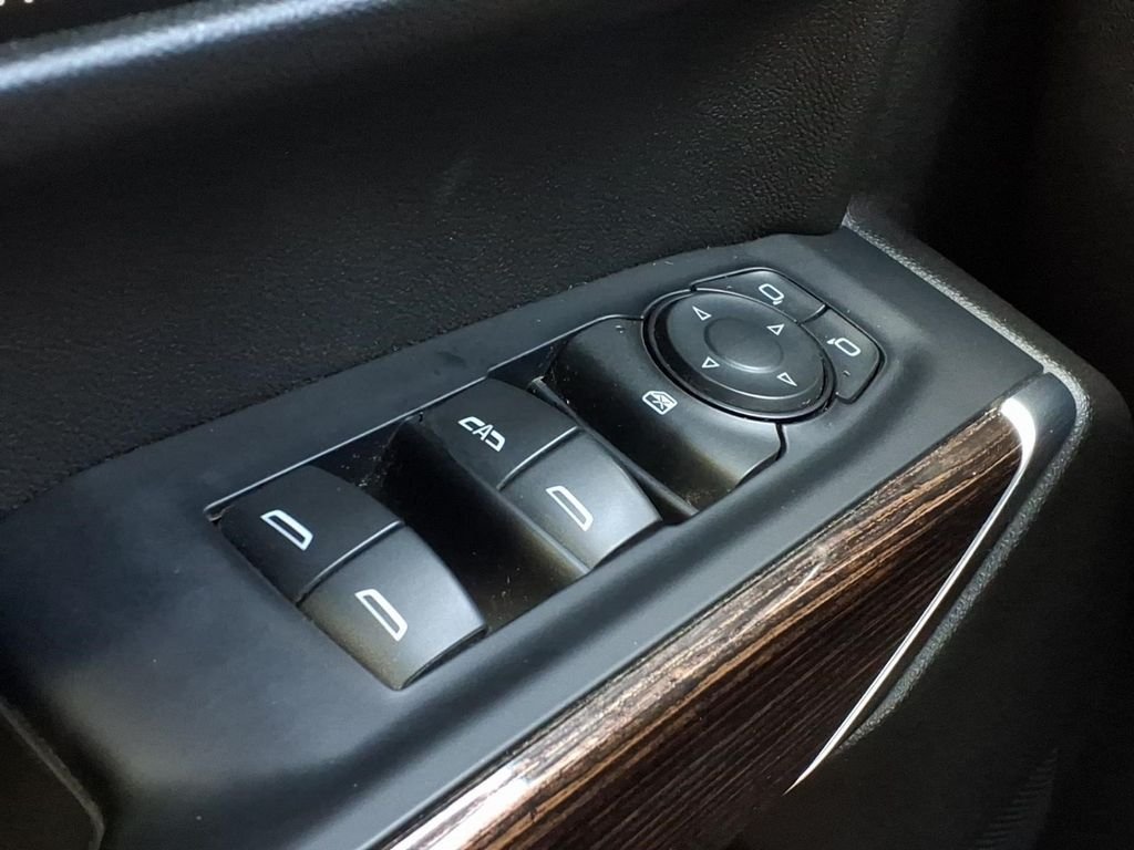 Used 2020 Quicksilver Metallic GMC SLE image 18