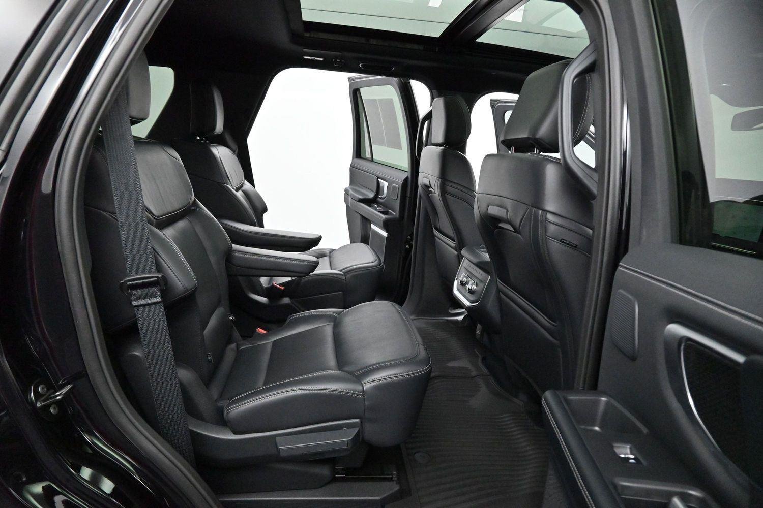 Used 2025 Agate Black Ford Platinum image 45
