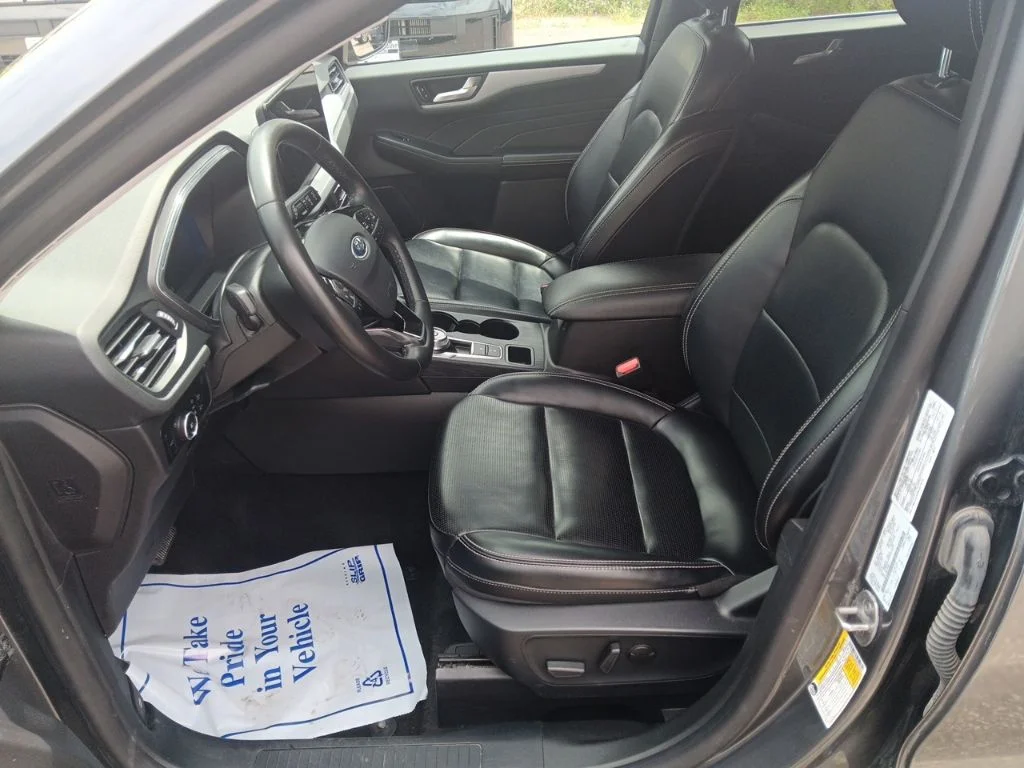 Used 2024 Carbonized Gray Metallic Ford Platinum image 14