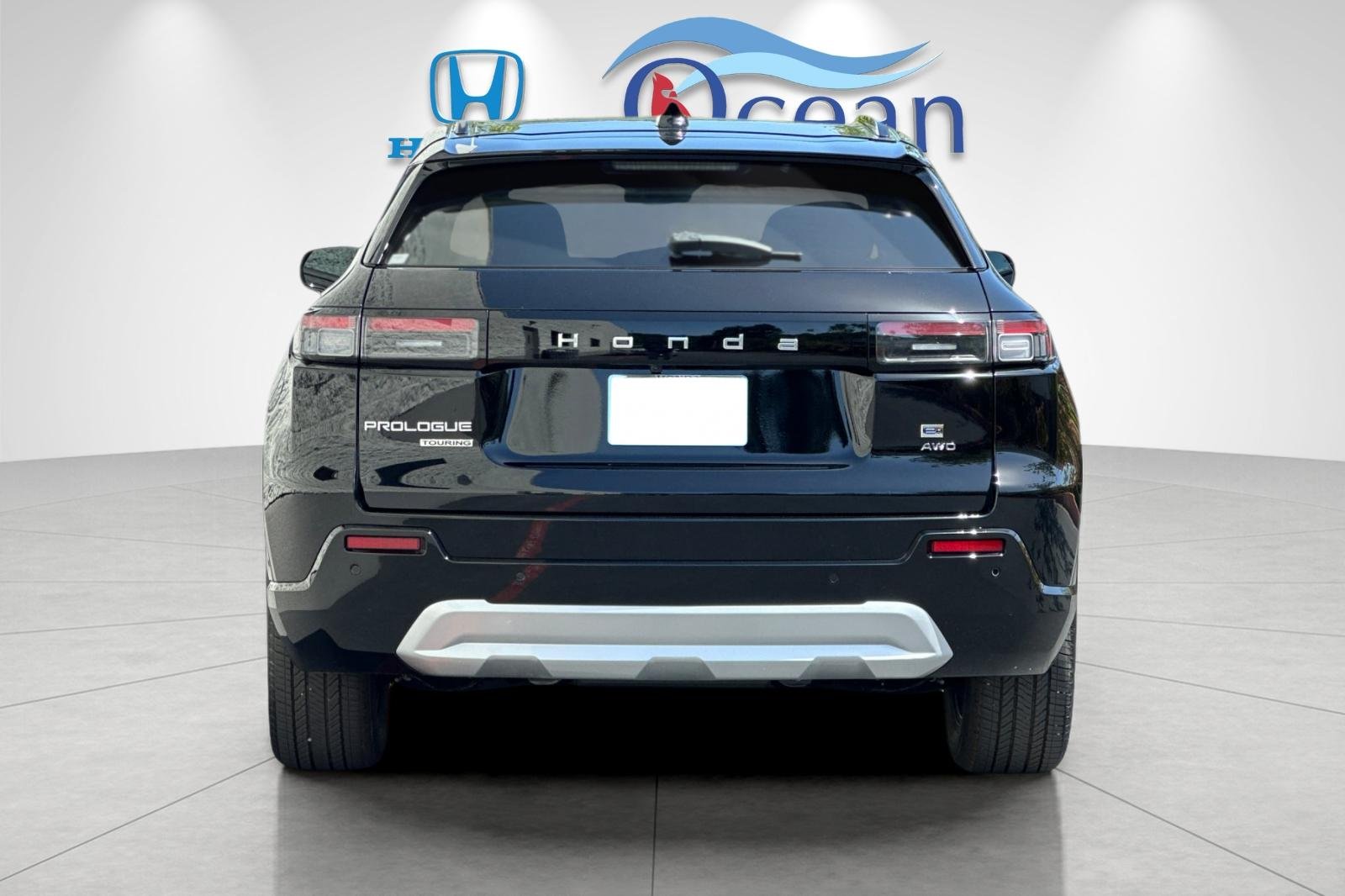 New 2025 Raven Black Honda Touring image 4