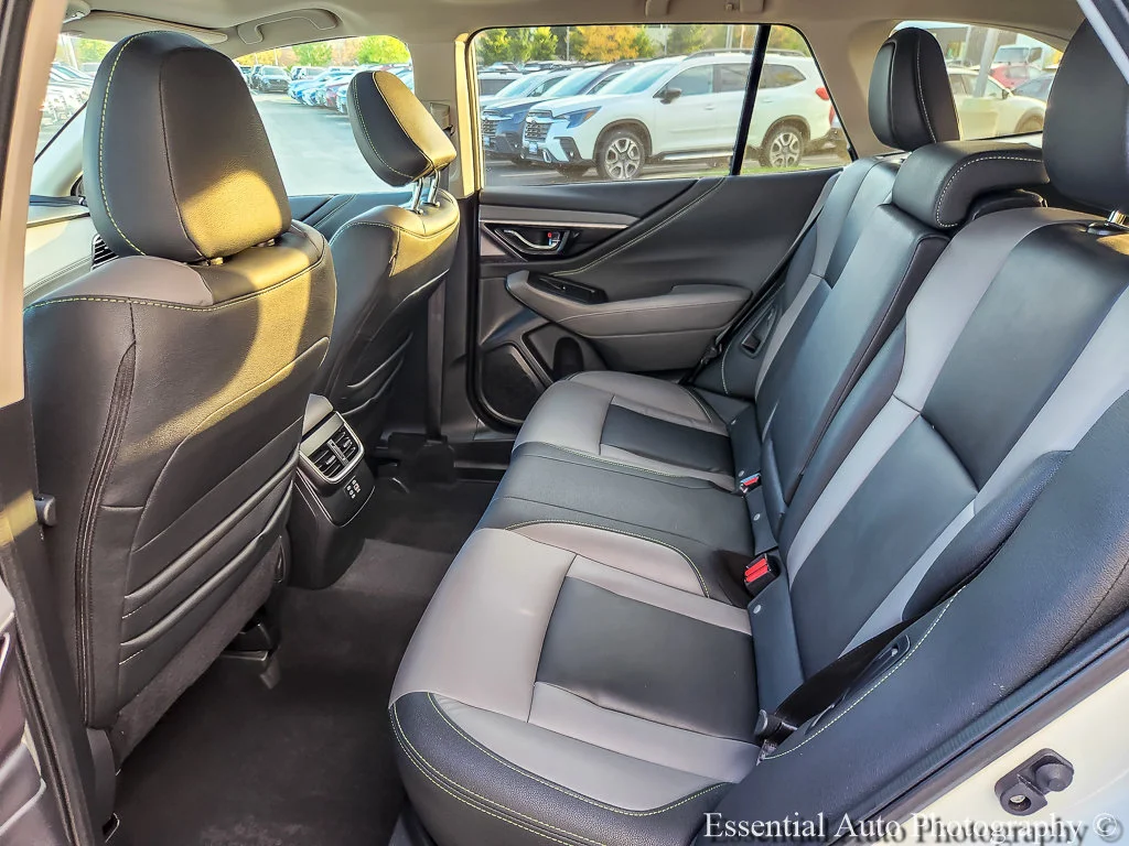 Used 2025 White Subaru Onyx Edition image 10