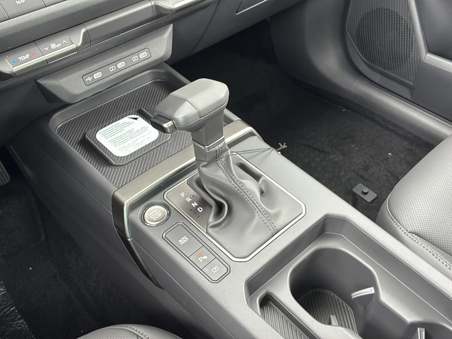 New 2027 Terrain Brown Kia X-Line S image 12