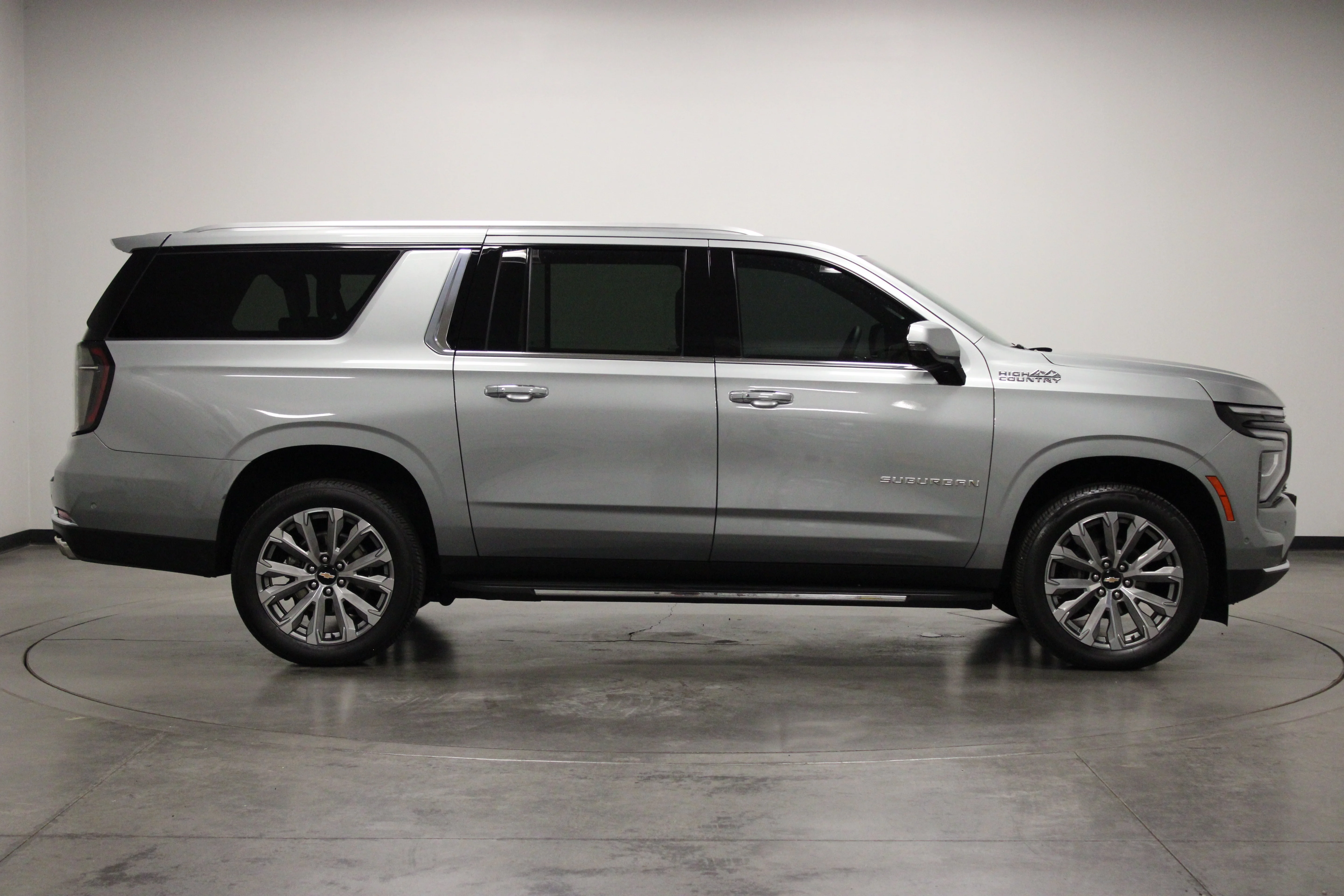 Used 2025 Sterling Gray Metallic Chevrolet High Country image 9