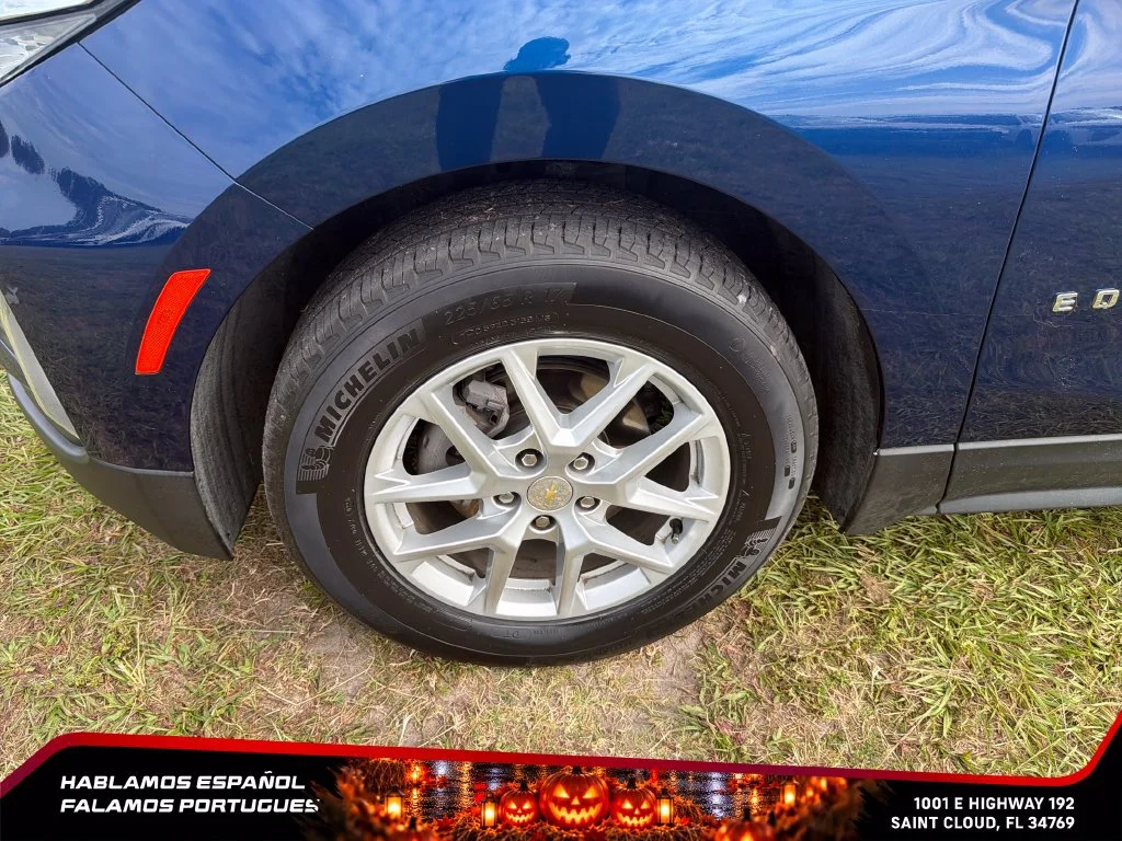 Used 2023 BLUE GLOW METALLIC Chevrolet LT image 10