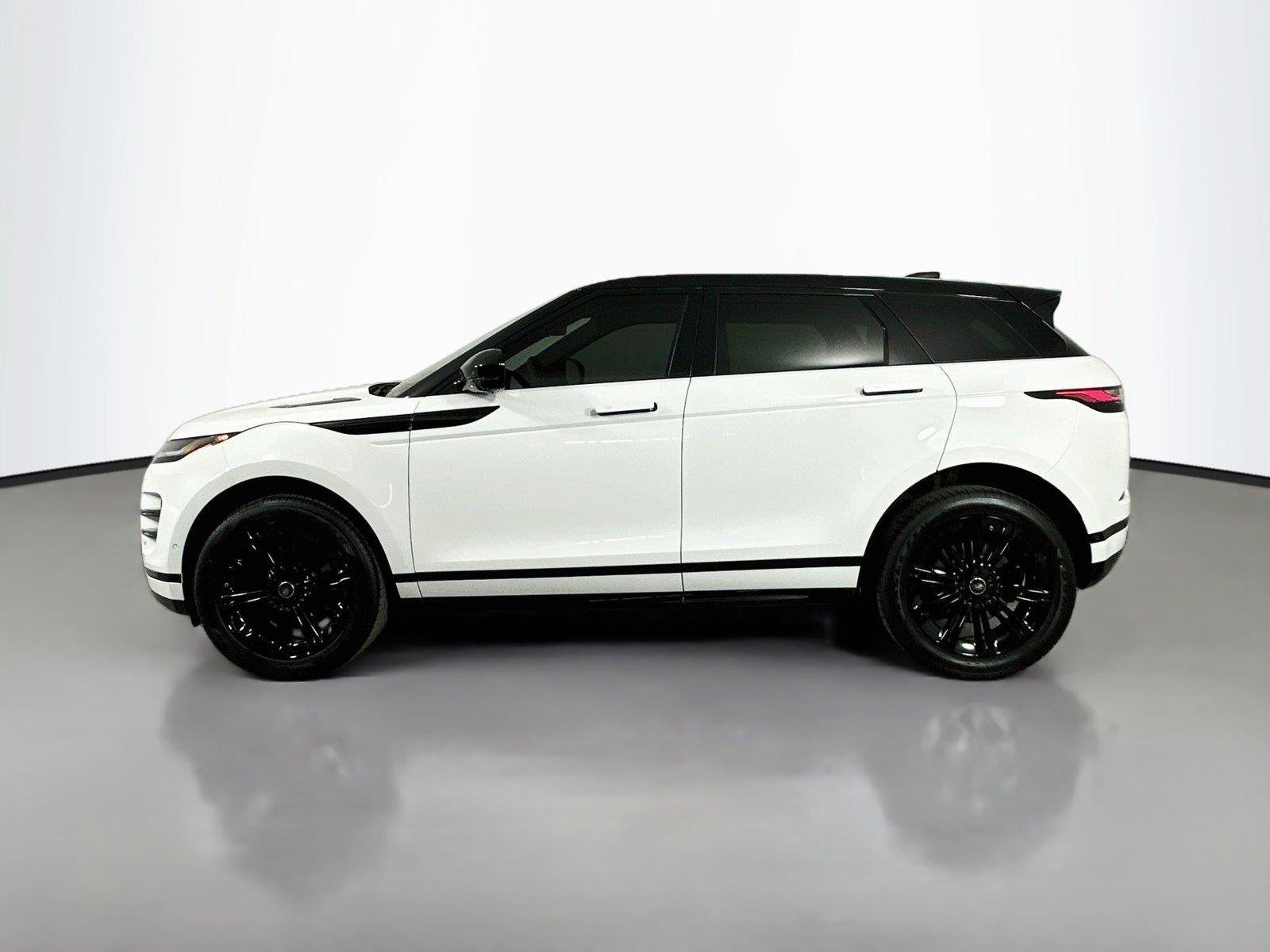 Certified Used 2026 Fuji White Land Rover Dynamic SE image 8