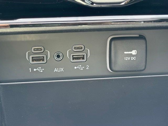 New 2026 Diamond Black Crystal Pearlcoat Jeep Limited image 23