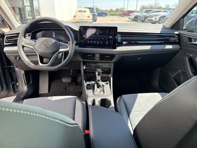 New 2026 Platinum Gray Volkswagen 1.5T SE image 24