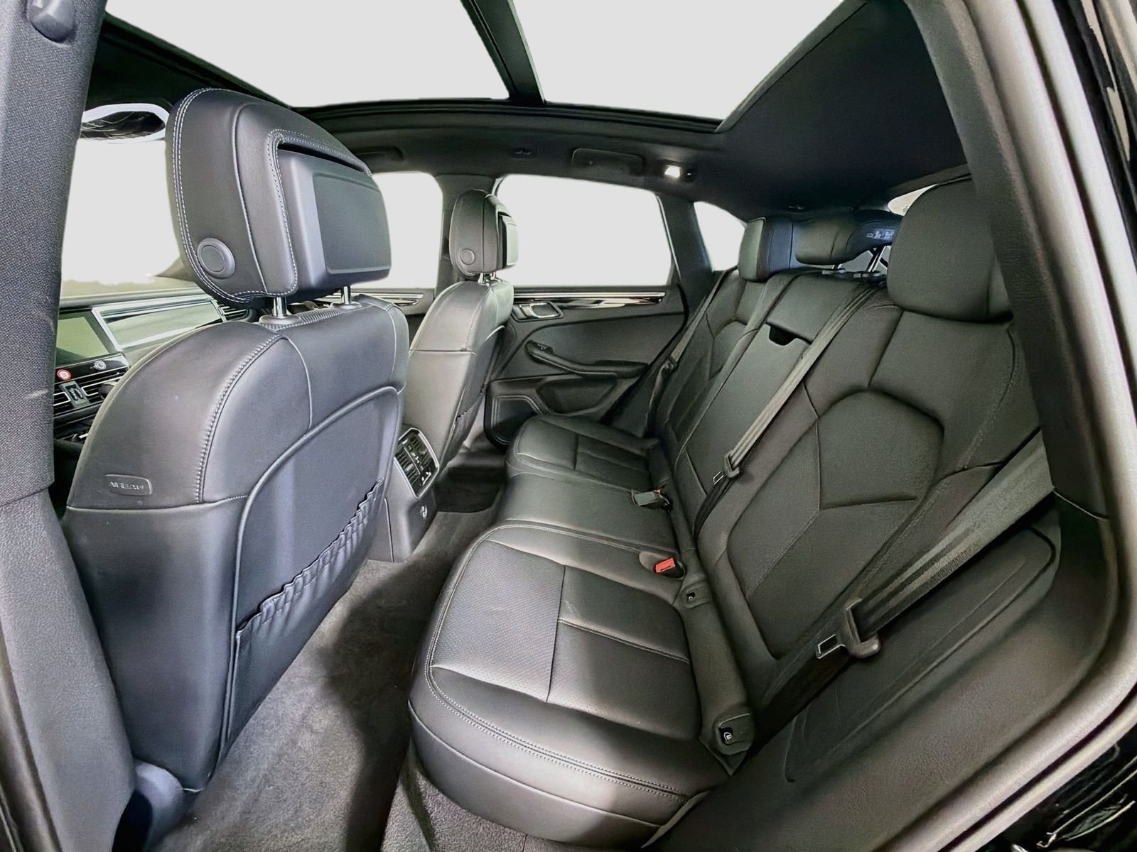 2025 Porsche Macan Base - Photo 27