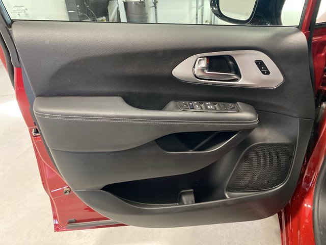2024 Chrysler Pacifica Touring L - Photo 21