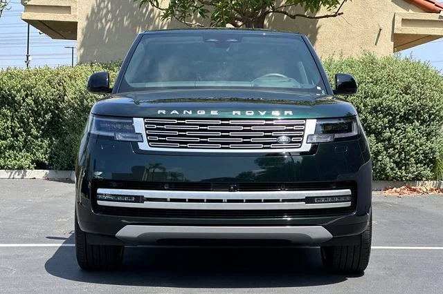 New 2026 British Racing Green Land Rover Autobiography image 8