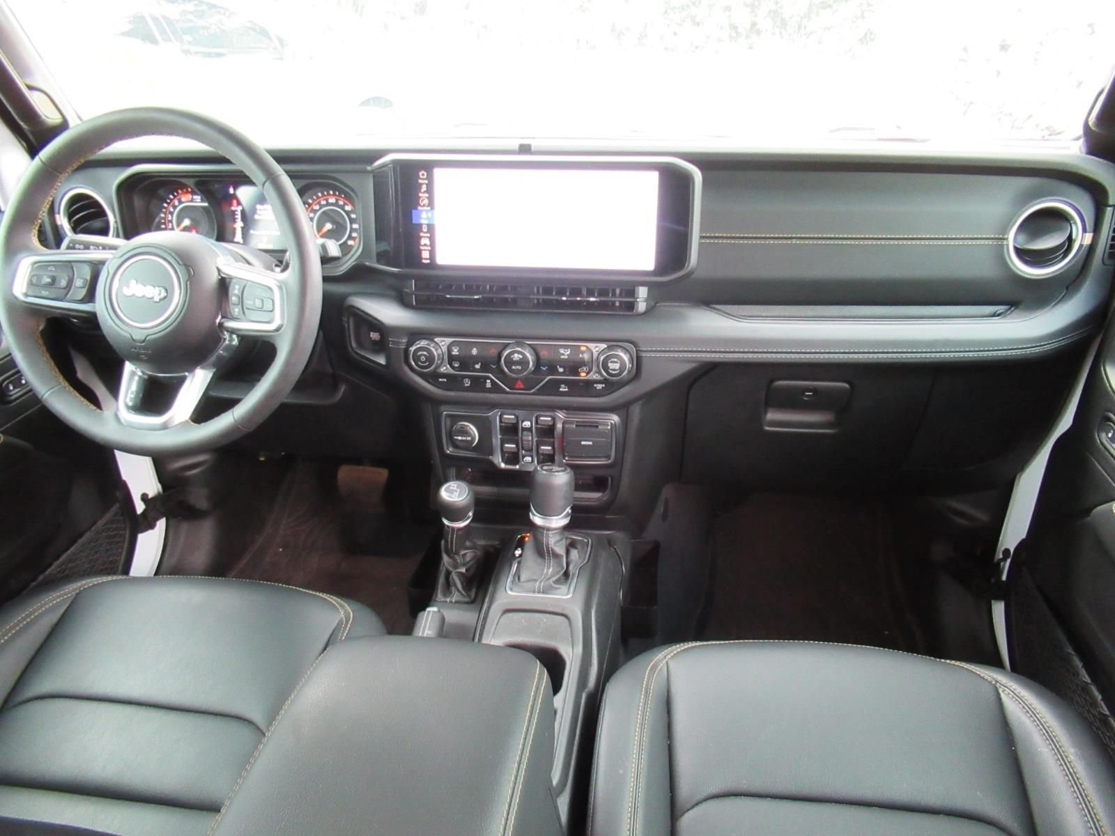 Used 2025 White Jeep Sahara image 10