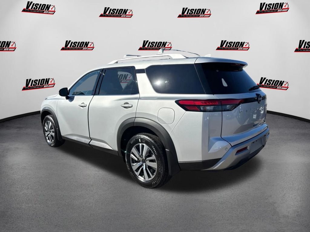 2025 Nissan Pathfinder SL - Photo 7