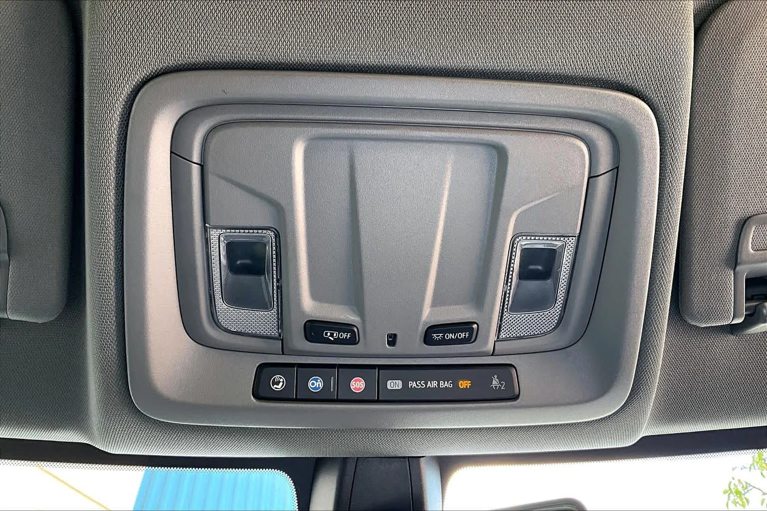 Used 2022 Northsky Blue Metallic Chevrolet Custom image 33