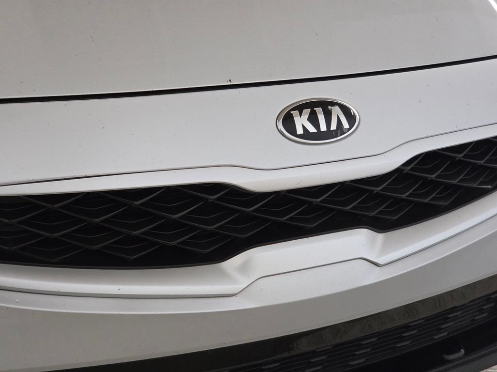 Used 2020 Silver Kia LXS image 14