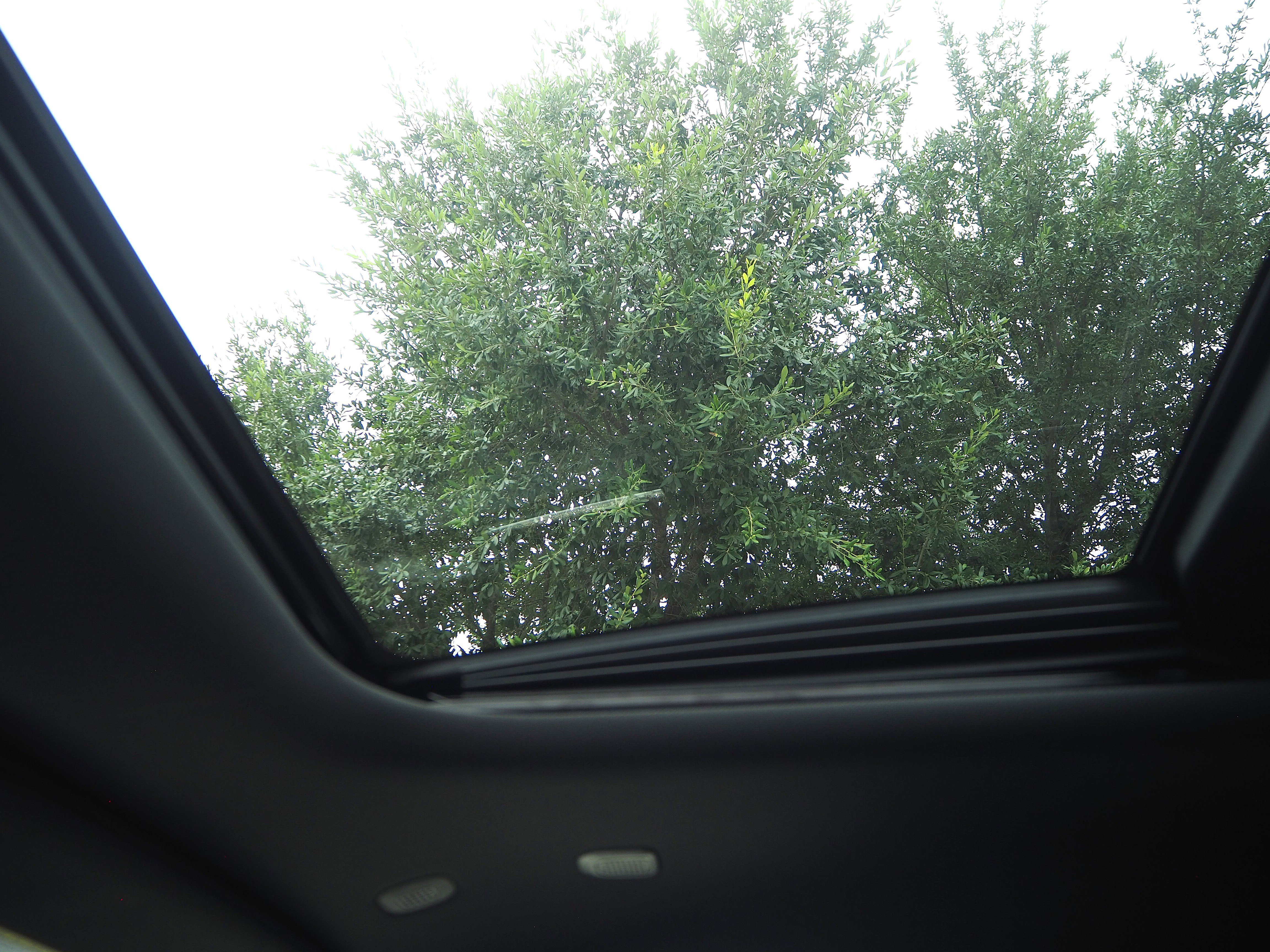 New 2025 Ceramic Gray Clear-Coat Exterior Paint Chrysler Select image 19