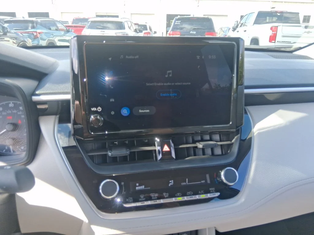 Used 2025 Black Toyota L image 13
