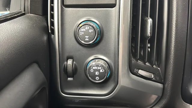 Used 2015 Summit White Chevrolet LT image 26