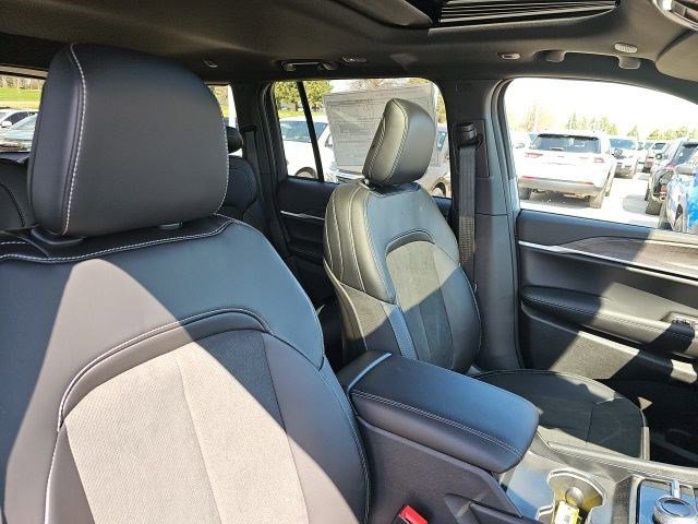 New 2026 Baltic Gray Metallic Clearcoat Jeep Laredo Altitude image 11