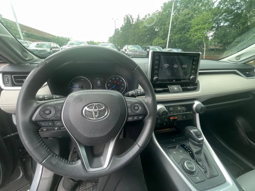 Used 2021 Gray Toyota XLE Premium image 14