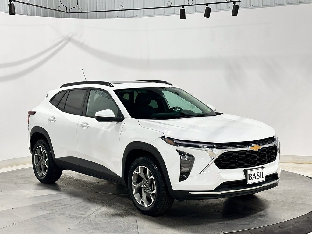Used 2024 White Chevrolet LT image 37