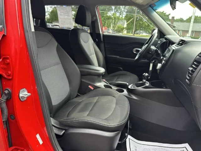 Used 2018 Red Kia Plus image 26