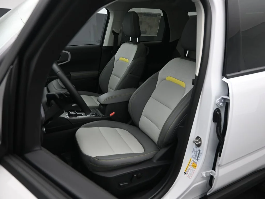 New 2026 Oxford White Ford Badlands image 8