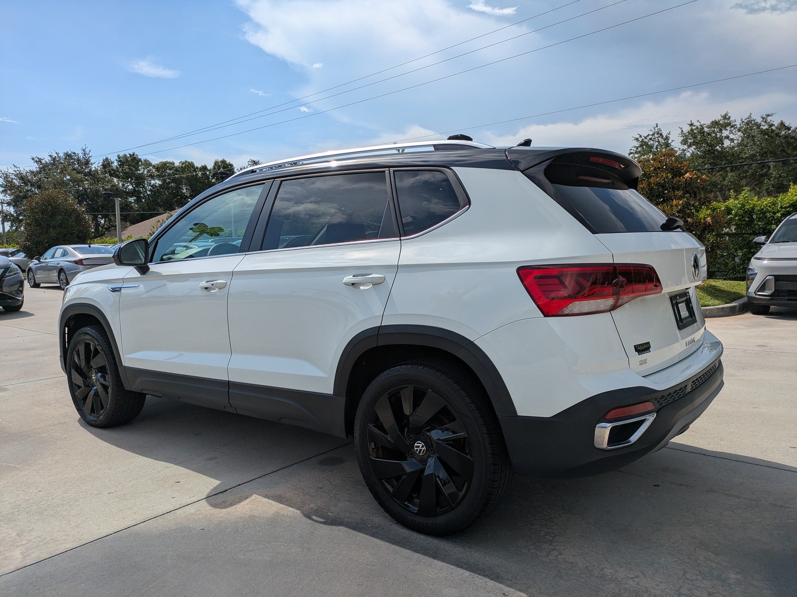 Used 2024  Volkswagen SE image 4