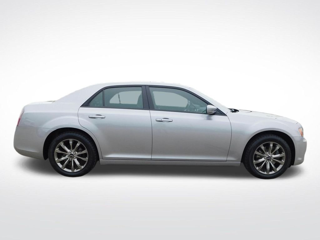 Used 2014 Chrysler 300 S with VIN 2C3CCAGG6EH309640 for sale in Richmond, IN