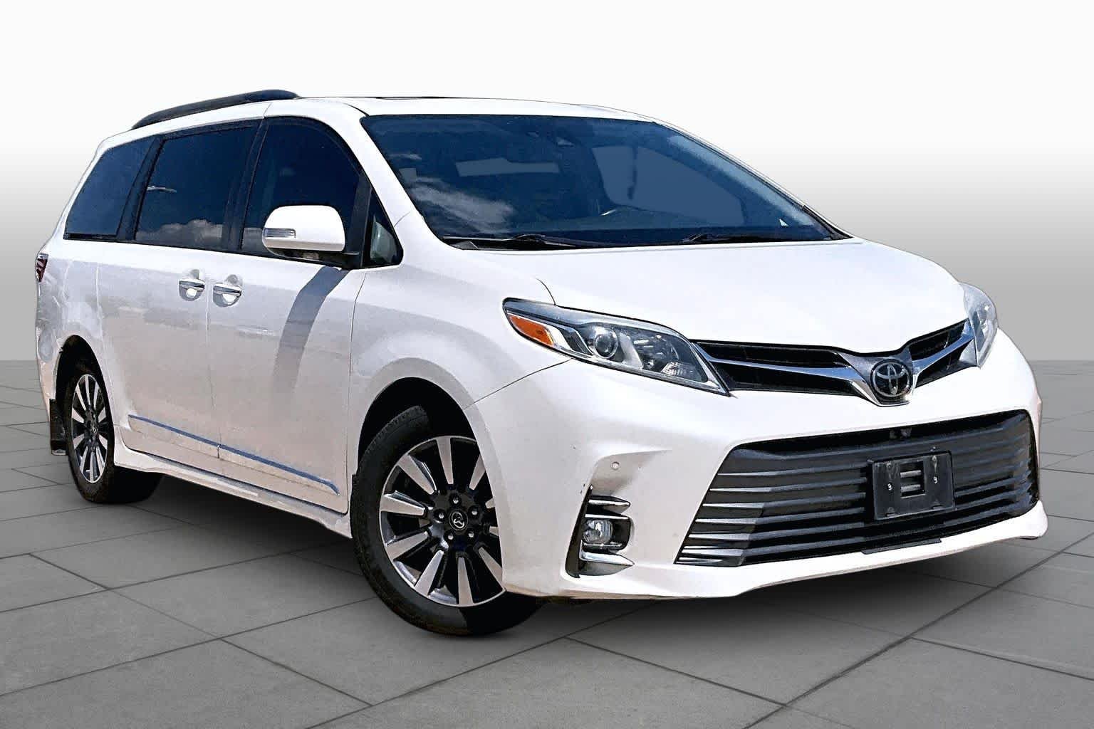 Used 2018 Blizzard Pearl Toyota Limited image 3
