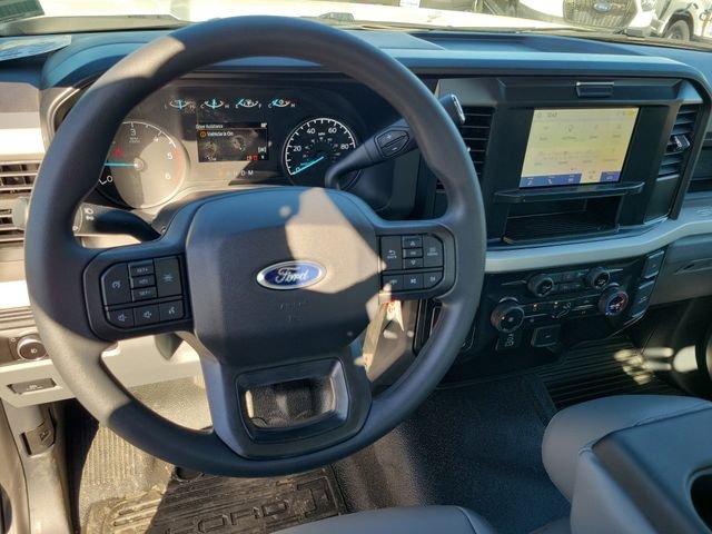 New 2026 Oxford White Ford F-450® XL image 4