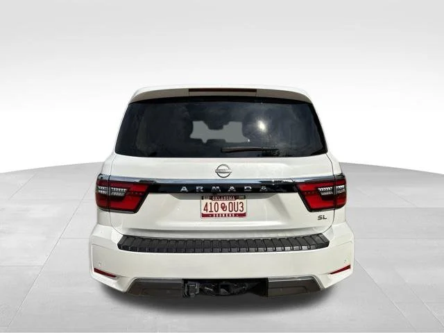 Used 2022 White Nissan SL image 4