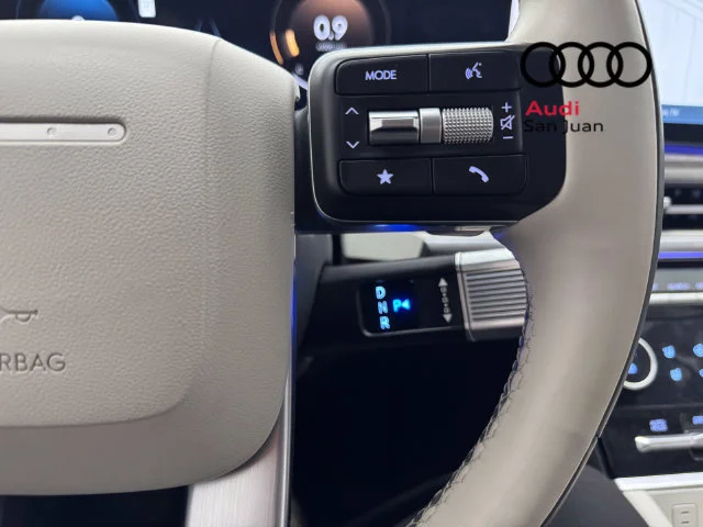 Used 2025 Silver Hyundai Calligraphy image 23