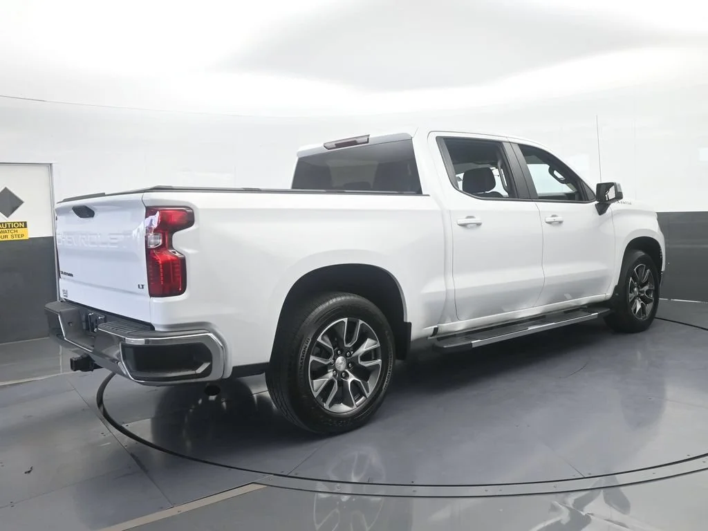 Used 2023 Summit White Chevrolet LT image 6