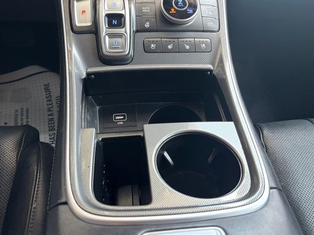Used 2022 Red Hyundai Limited image 6