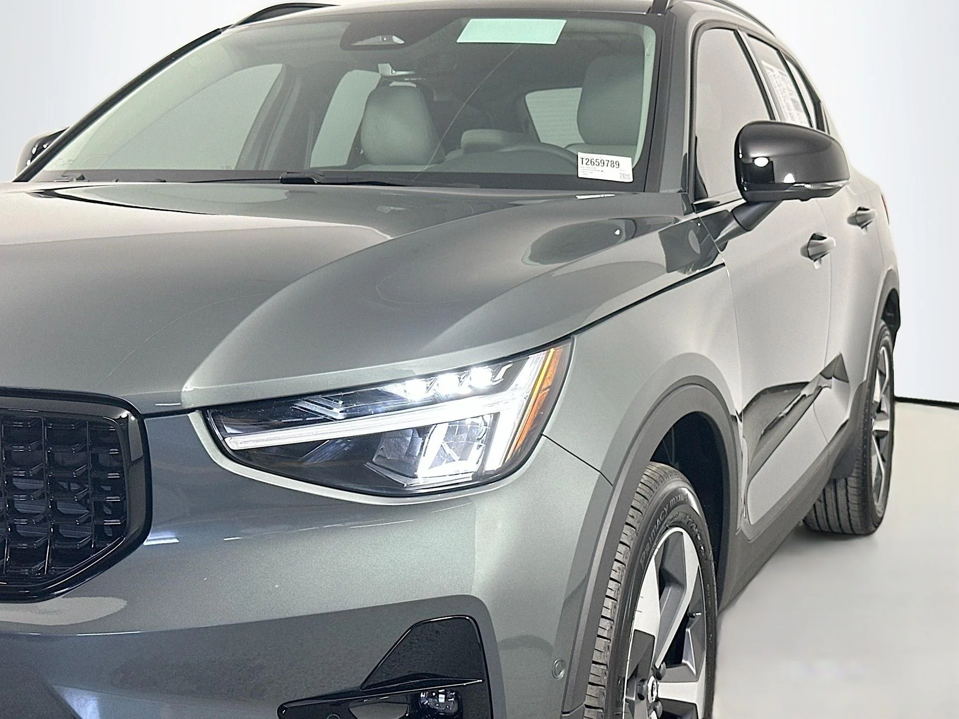 2026 Volvo XC40 Plus - Photo 8