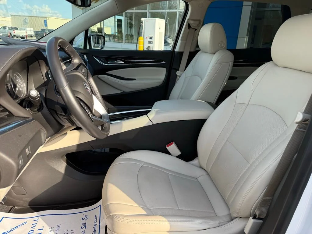 Used 2023 White Frost Tricoat Buick Essence image 13