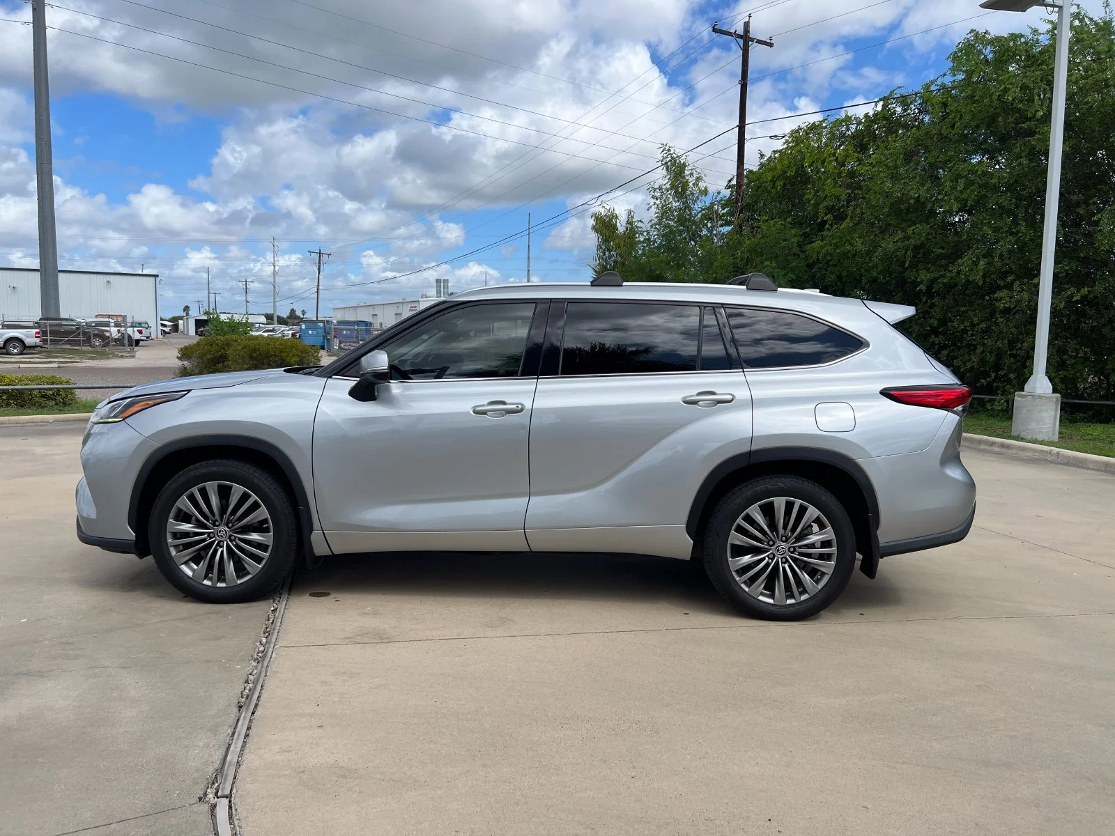 Used 2020 Silver Toyota Platinum image 2