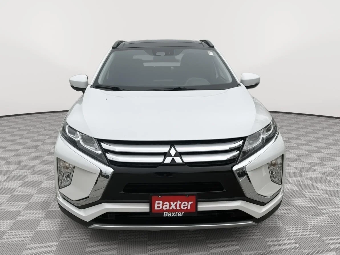 Used 2019 Pearl White Mitsubishi SEL image 25