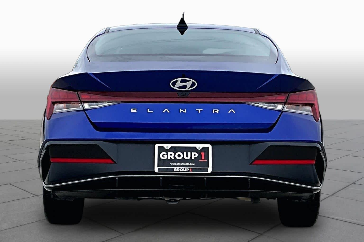 Used 2025 Intense Blue Hyundai SEL Convenience image 5