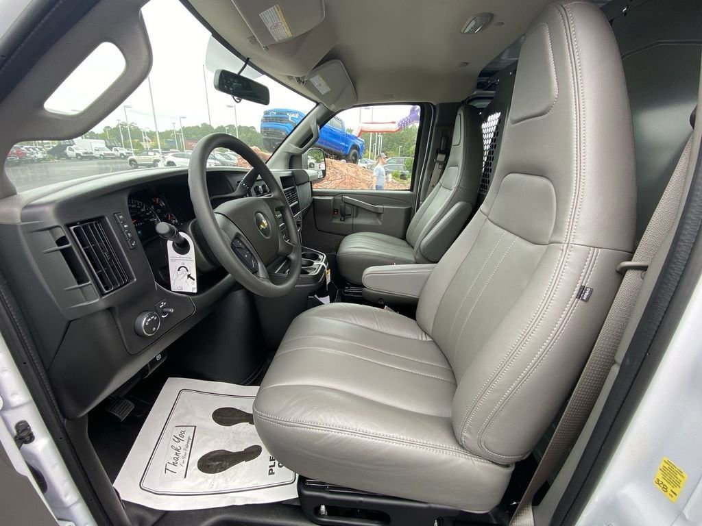 2025 Chevrolet Express Cargo Work Van - Photo 22