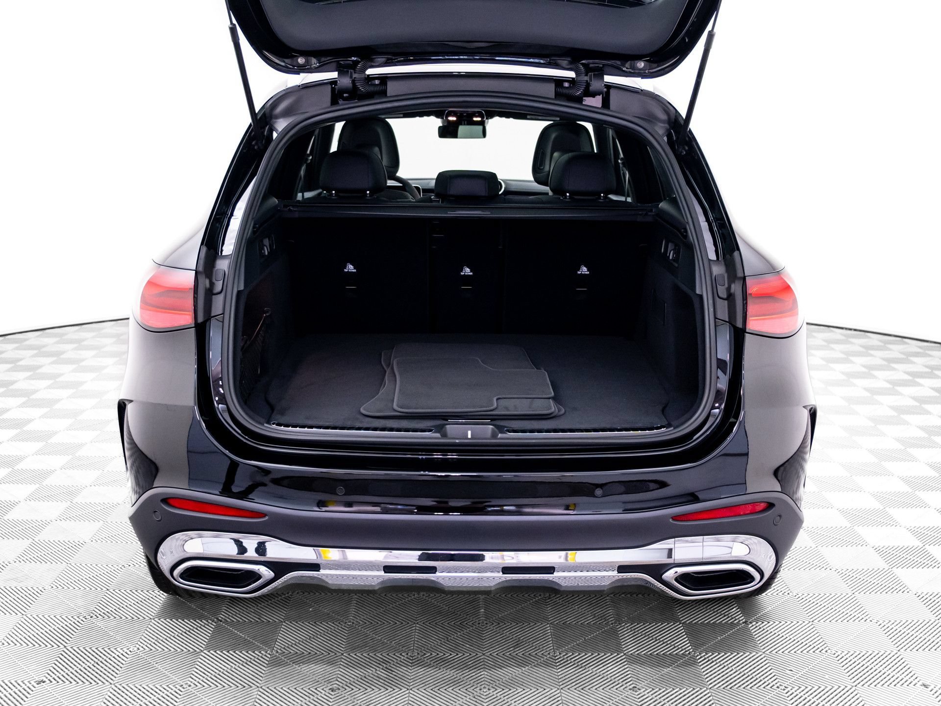 New 2026 Black Mercedes-Benz GLC 300 image 71