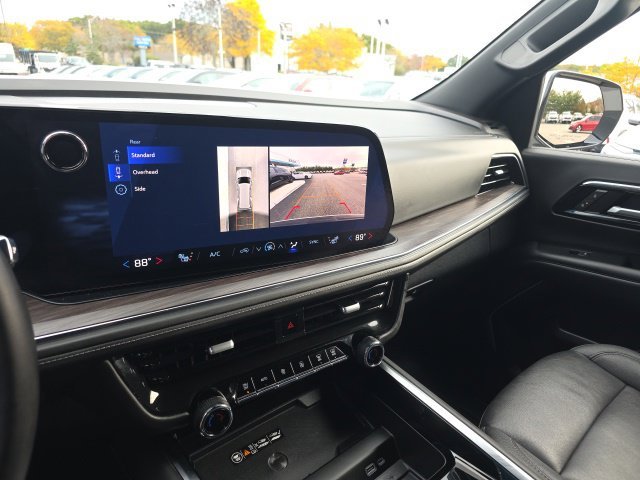 Used 2025 White Chevrolet LT image 22