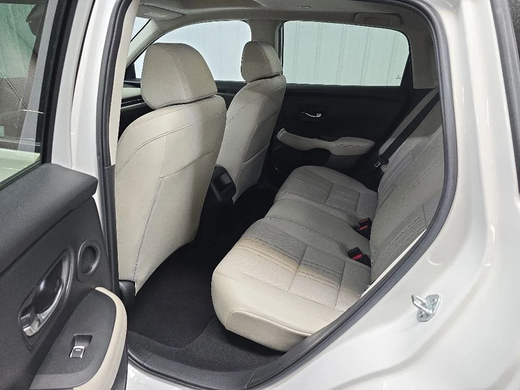 Used 2024 White Honda EX-L image 31
