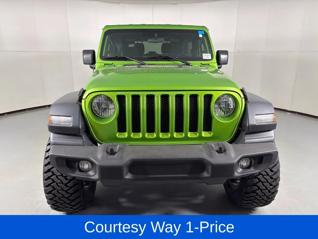 Used 2019 Green Jeep Sport S 4x4 image 4